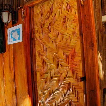 Nyuh Bengkok Tree House Hotel Batununggul Exterior photo