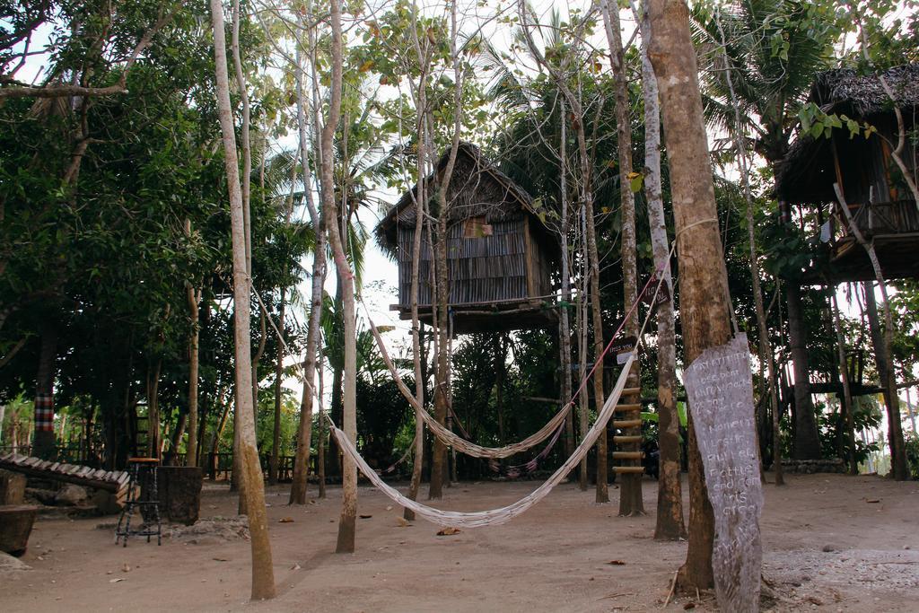 Nyuh Bengkok Tree House Hotel Batununggul Exterior photo
