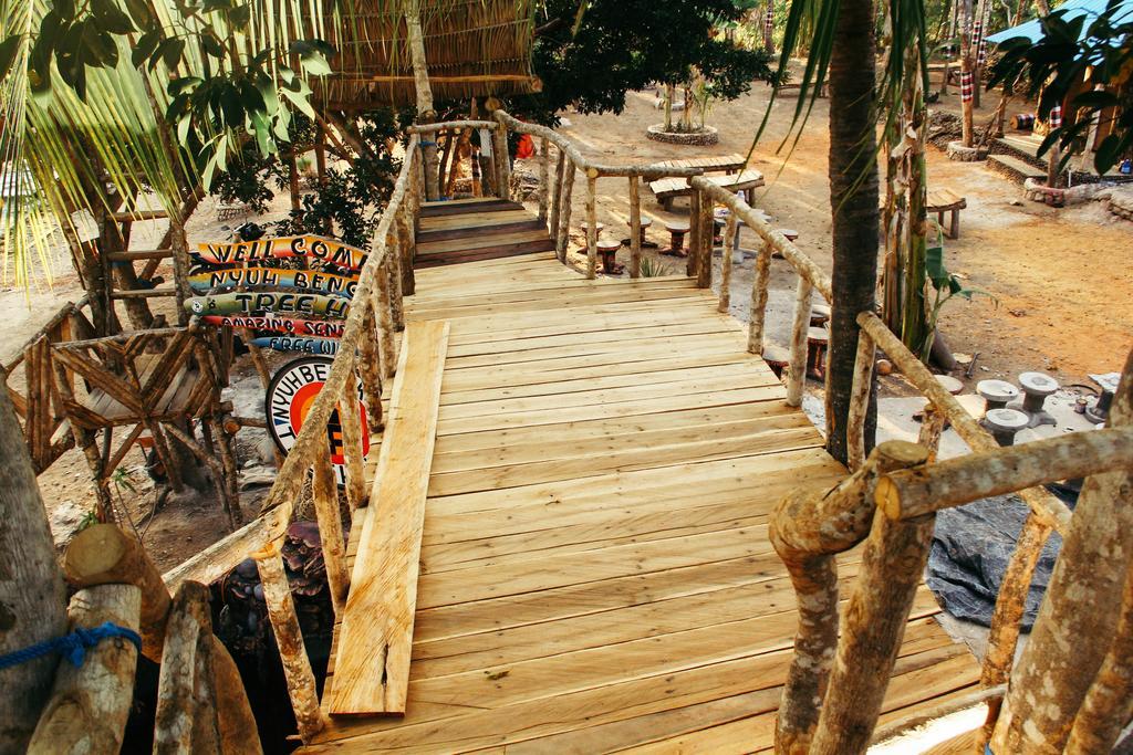 Nyuh Bengkok Tree House Hotel Batununggul Exterior photo