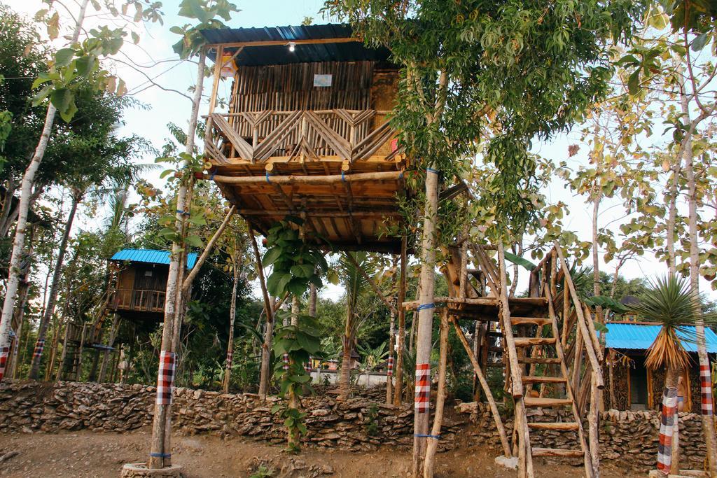 Nyuh Bengkok Tree House Hotel Batununggul Exterior photo