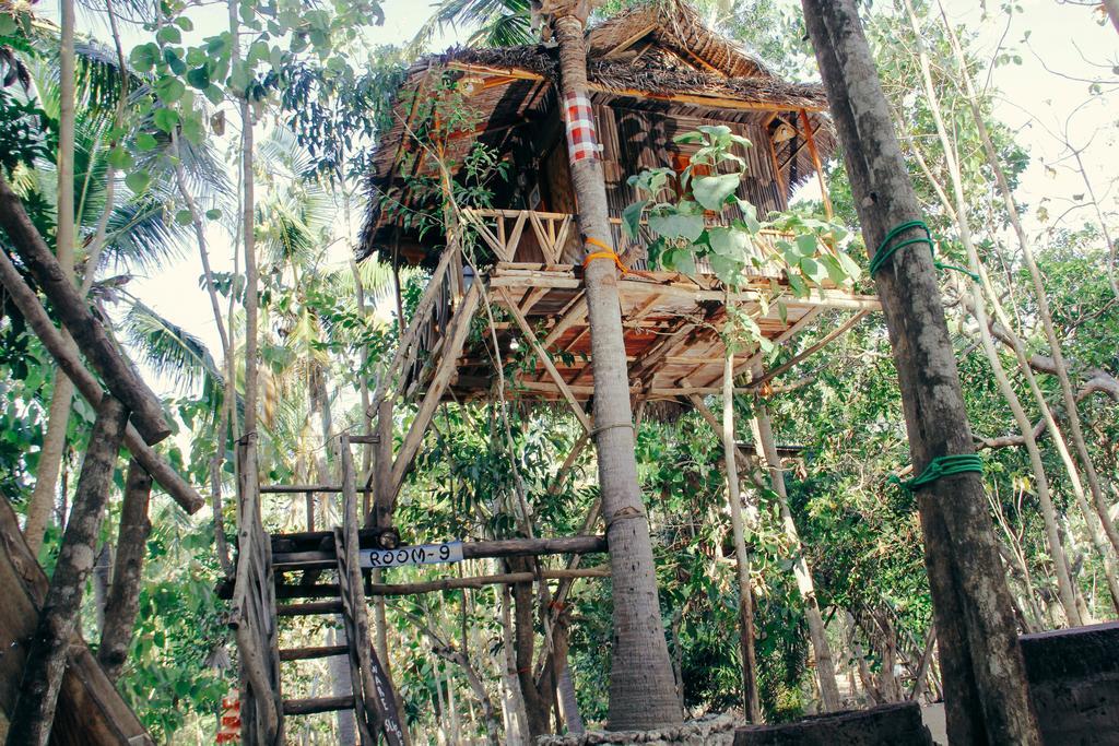 Nyuh Bengkok Tree House Hotel Batununggul Exterior photo