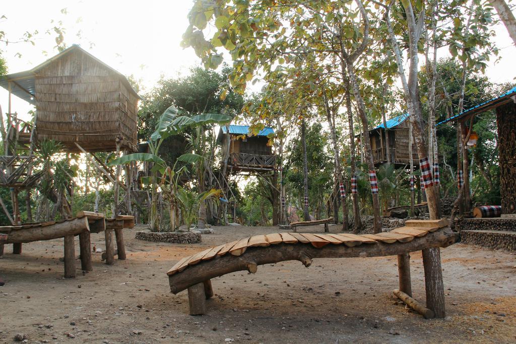 Nyuh Bengkok Tree House Hotel Batununggul Exterior photo