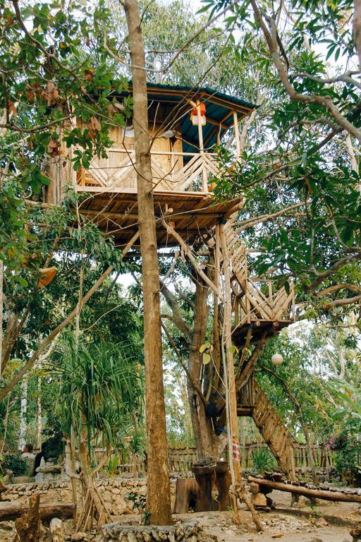 Nyuh Bengkok Tree House Hotel Batununggul Exterior photo