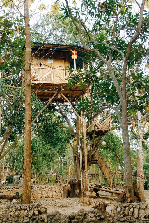 Nyuh Bengkok Tree House Hotel Batununggul Exterior photo