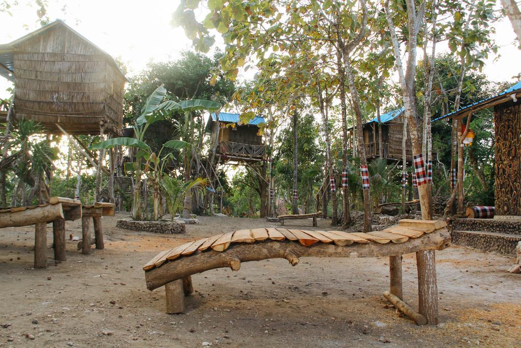 Nyuh Bengkok Tree House Hotel Batununggul Exterior photo