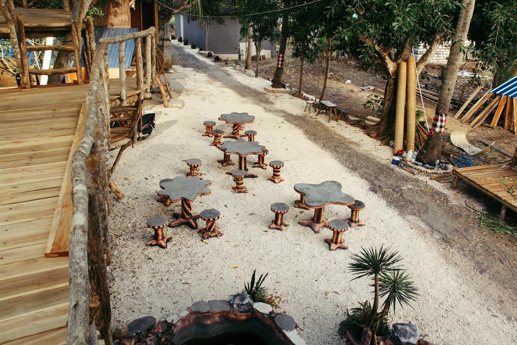 Nyuh Bengkok Tree House Hotel Batununggul Exterior photo