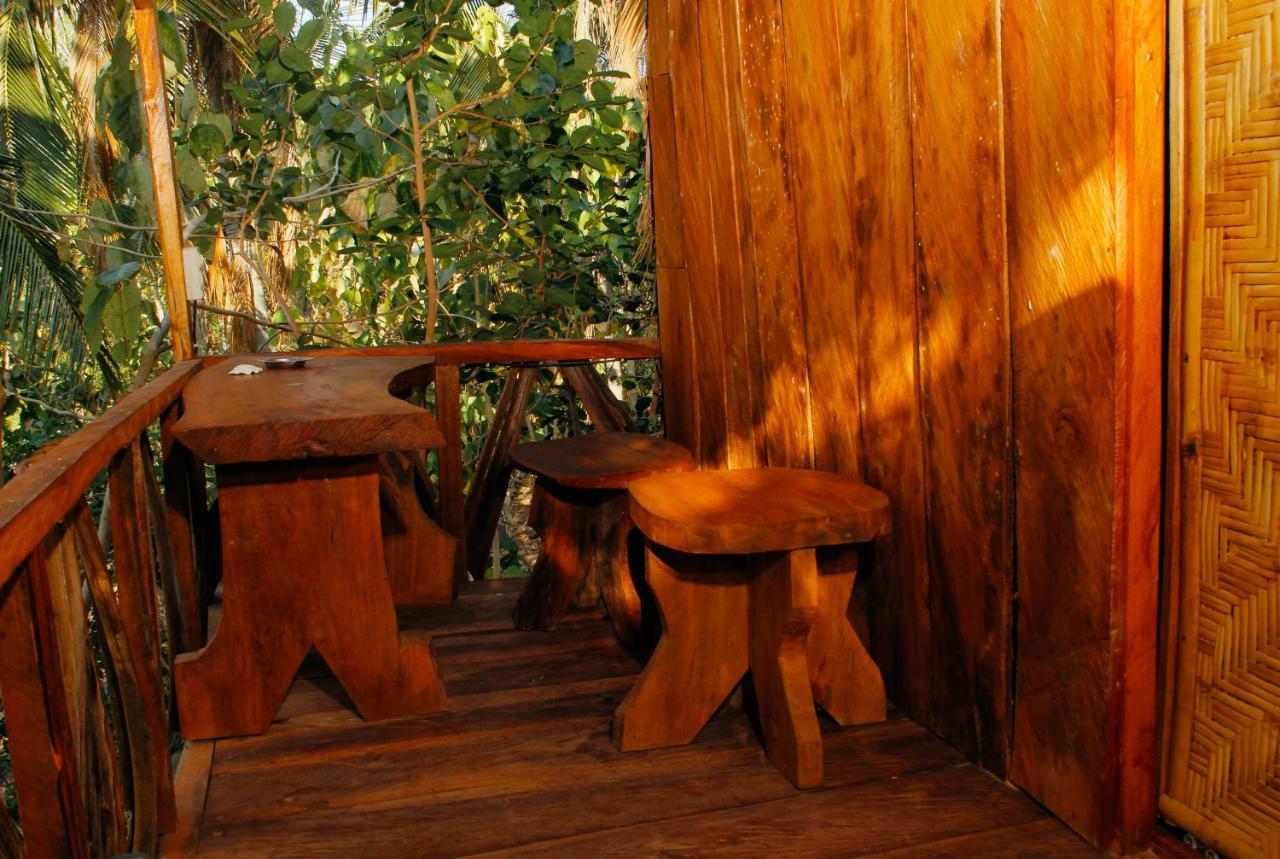 Nyuh Bengkok Tree House Hotel Batununggul Exterior photo