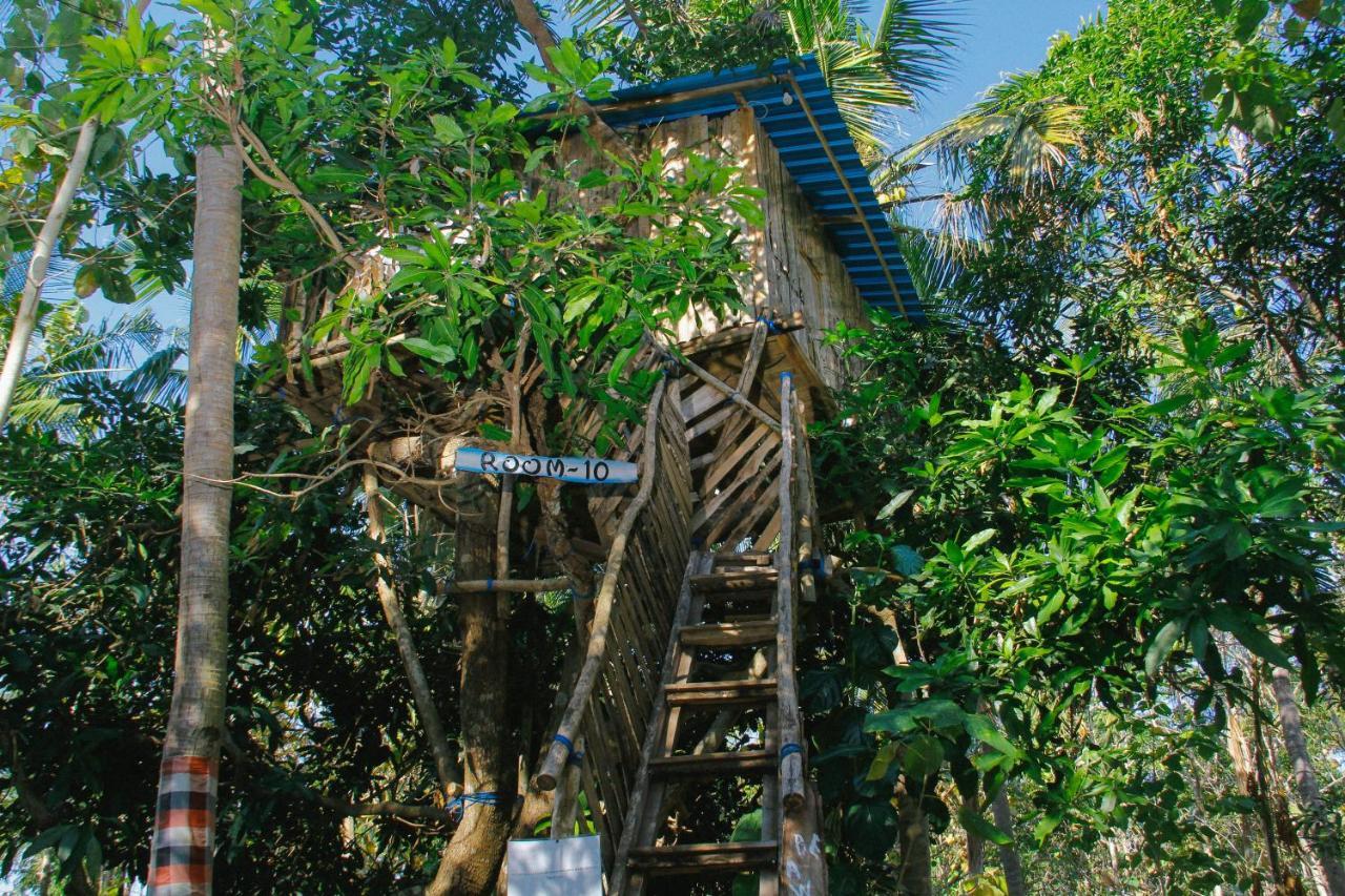 Nyuh Bengkok Tree House Hotel Batununggul Exterior photo