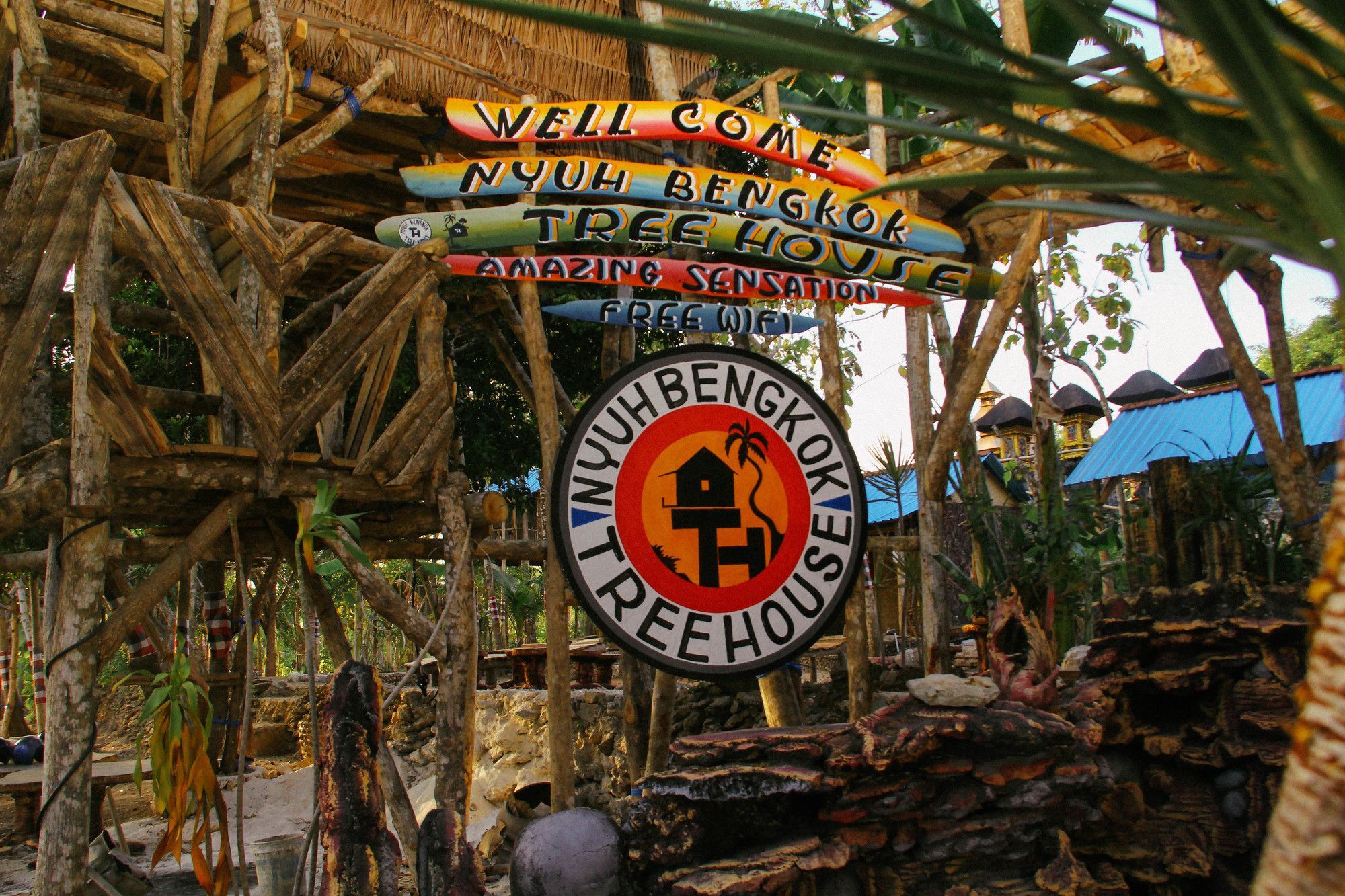 Nyuh Bengkok Tree House Hotel Batununggul Exterior photo